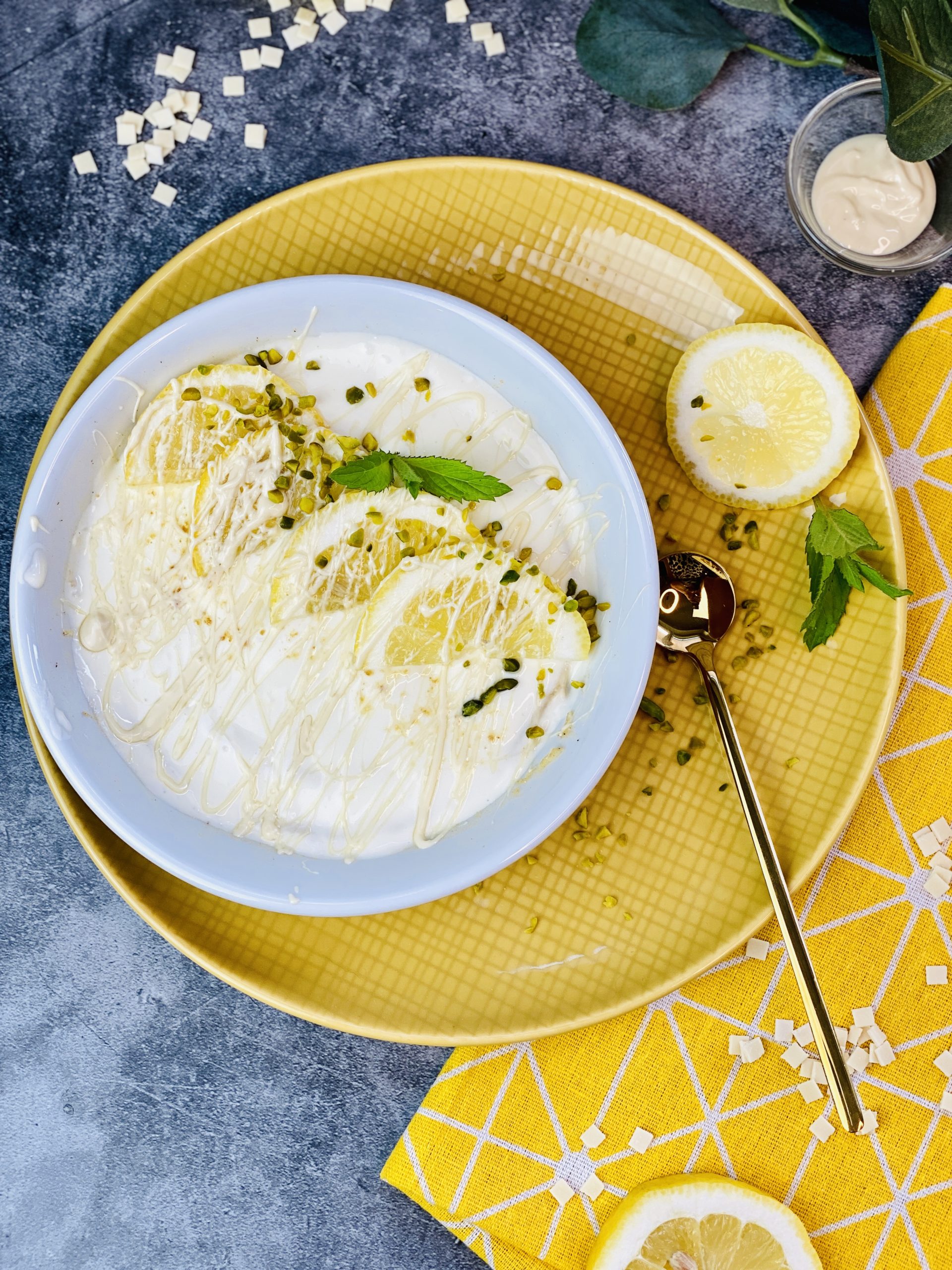 Zitronen-Kuchen-Bowl